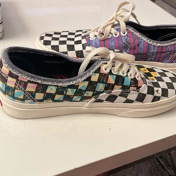 Vans - Picture 3 of 5